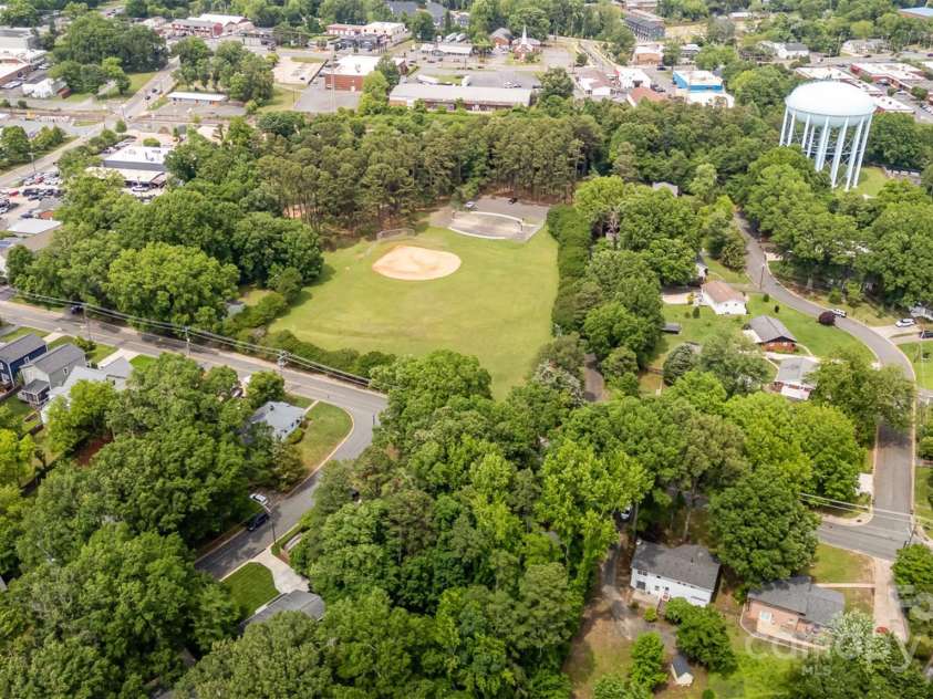 3526 Craig Avenue, Charlotte, NC 28211.  MLS# CAR4260960, YatesRealty ID 20761. 