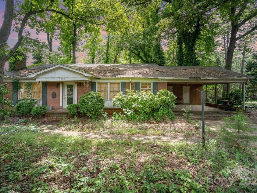 3526 Craig Avenue, Charlotte, NC 28211.  MLS# CAR4260960, YatesRealty ID 20761. 