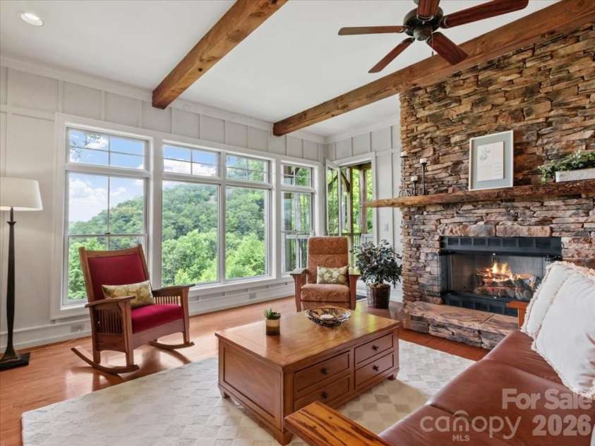 45 Creekside Way, Burnsville, NC 28714.  MLS# CAR4385887, YatesRealty ID 20761. 