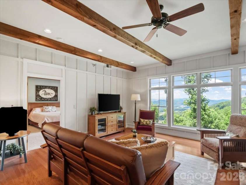 45 Creekside Way, Burnsville, NC 28714.  MLS# CAR4385887, YatesRealty ID 20761. 