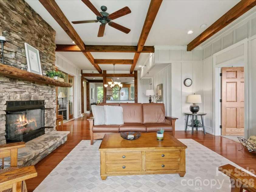 45 Creekside Way, Burnsville, NC 28714.  MLS# CAR4385887, YatesRealty ID 20761. 