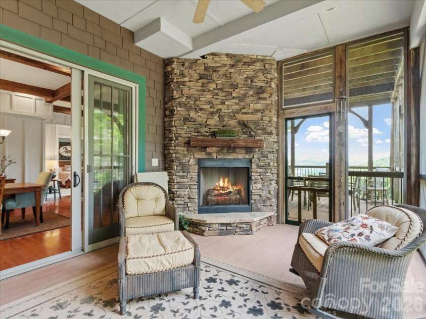 45 Creekside Way, Burnsville, NC 28714.  MLS# CAR4385887, YatesRealty ID 20761. 