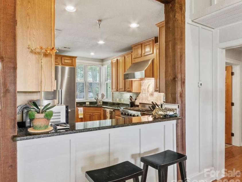 45 Creekside Way, Burnsville, NC 28714.  MLS# CAR4385887, YatesRealty ID 20761. 
