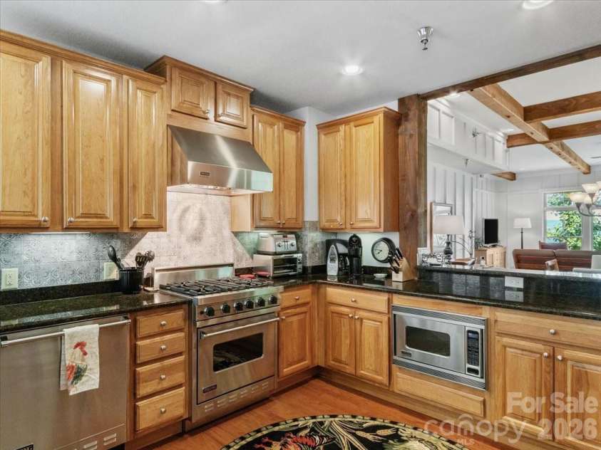 45 Creekside Way, Burnsville, NC 28714.  MLS# CAR4385887, YatesRealty ID 20761. 
