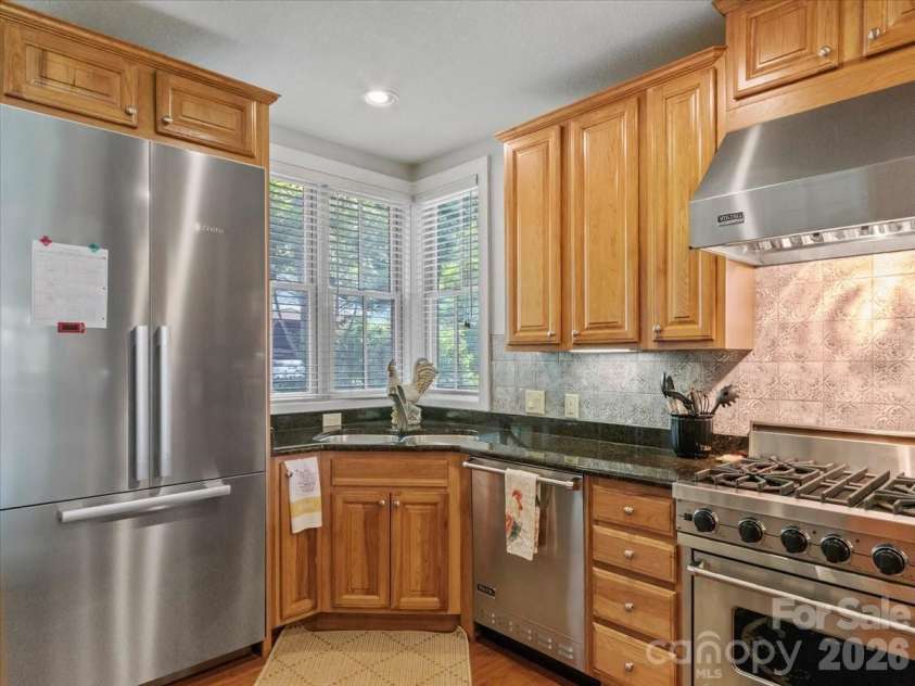 45 Creekside Way, Burnsville, NC 28714.  MLS# CAR4385887, YatesRealty ID 20761. 