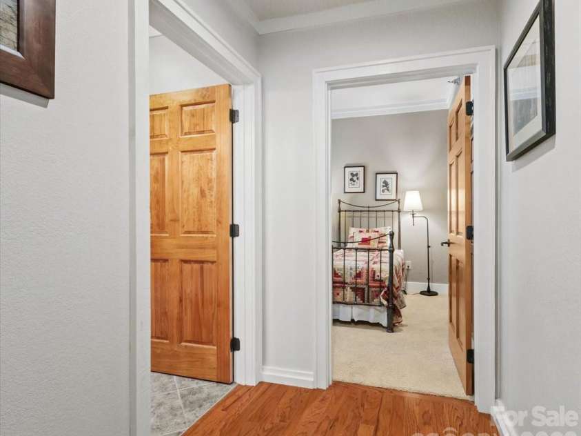 45 Creekside Way, Burnsville, NC 28714.  MLS# CAR4385887, YatesRealty ID 20761. 