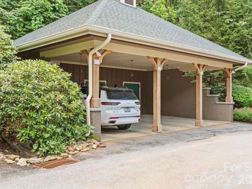 45 Creekside Way, Burnsville, NC 28714.  MLS# CAR4385887, YatesRealty ID 20761. 