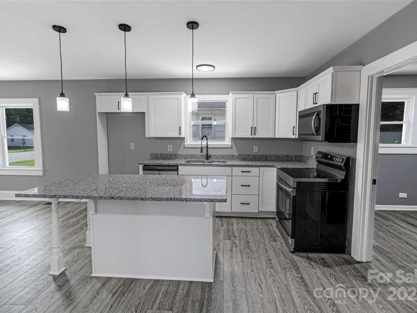 1210 Cloninger Avenue, Gastonia, NC 28052.  MLS# CAR4270046, YatesRealty ID 20762. 