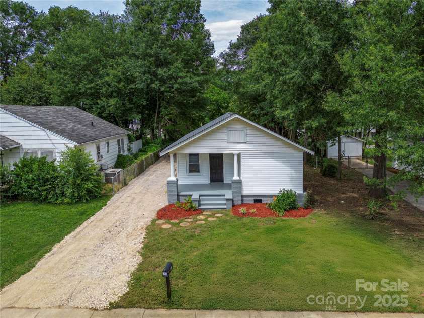 1210 Cloninger Avenue, Gastonia, NC 28052.  MLS# CAR4312004, YatesRealty ID 20762. 