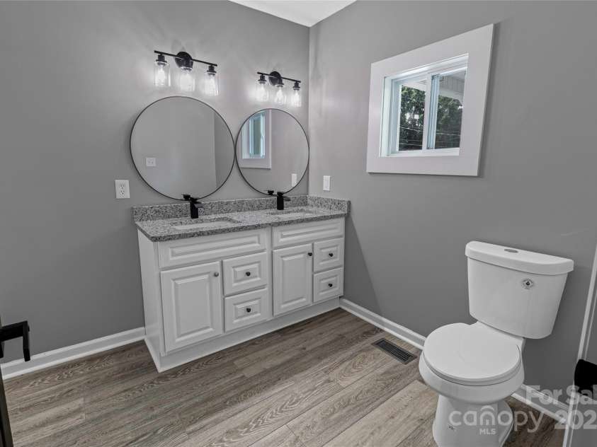 1210 Cloninger Avenue, Gastonia, NC 28052.  MLS# CAR4312004, YatesRealty ID 20762. 