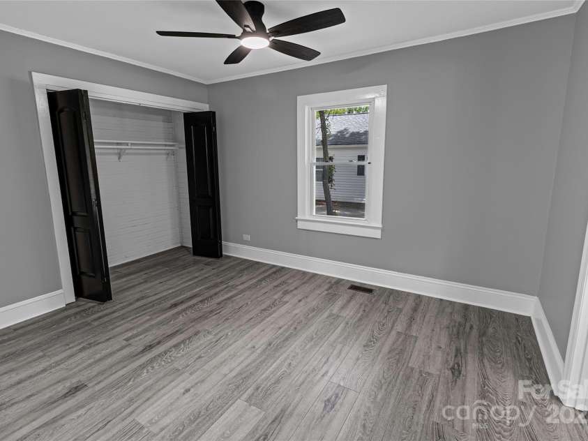 1210 Cloninger Avenue, Gastonia, NC 28052.  MLS# CAR4312004, YatesRealty ID 20762. 