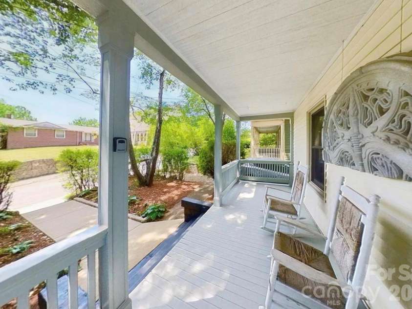 39 Bartlett Street, Asheville, NC 28801.  MLS# CAR4377661, YatesRealty ID 20763. 