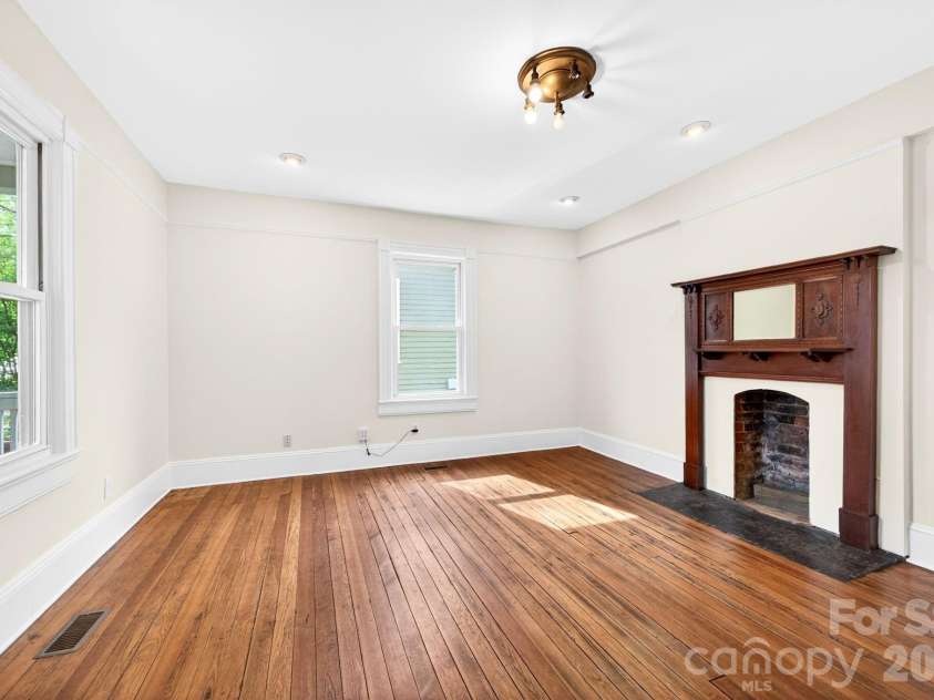 39 Bartlett Street, Asheville, NC 28801.  MLS# CAR4377661, YatesRealty ID 20763. 