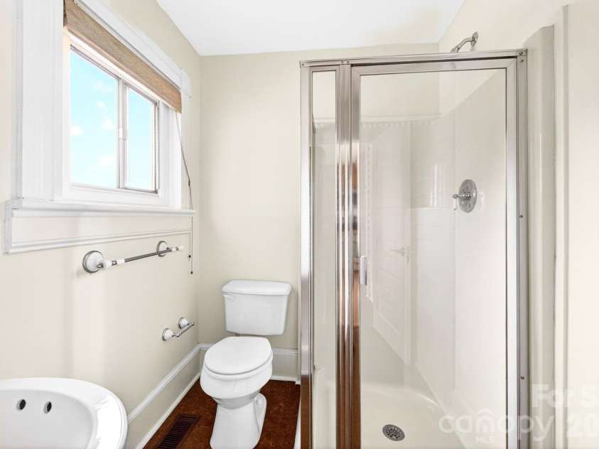 39 Bartlett Street, Asheville, NC 28801.  MLS# CAR4377661, YatesRealty ID 20763. 