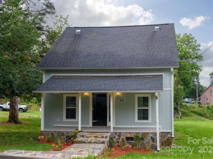 308 Hickory Street, Granite Falls, NC 28630.  MLS# CAR4271294, YatesRealty ID 20764. 