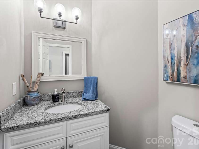 483 Heather Marie Drive, Hendersonville, NC 28792.  MLS# CAR4367948, YatesRealty ID 20764. Main floor half bathroom