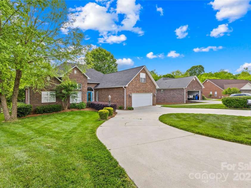 229 River Birch Circle, Mooresville, NC 28115.  MLS# CAR4255393, YatesRealty ID 20765. 