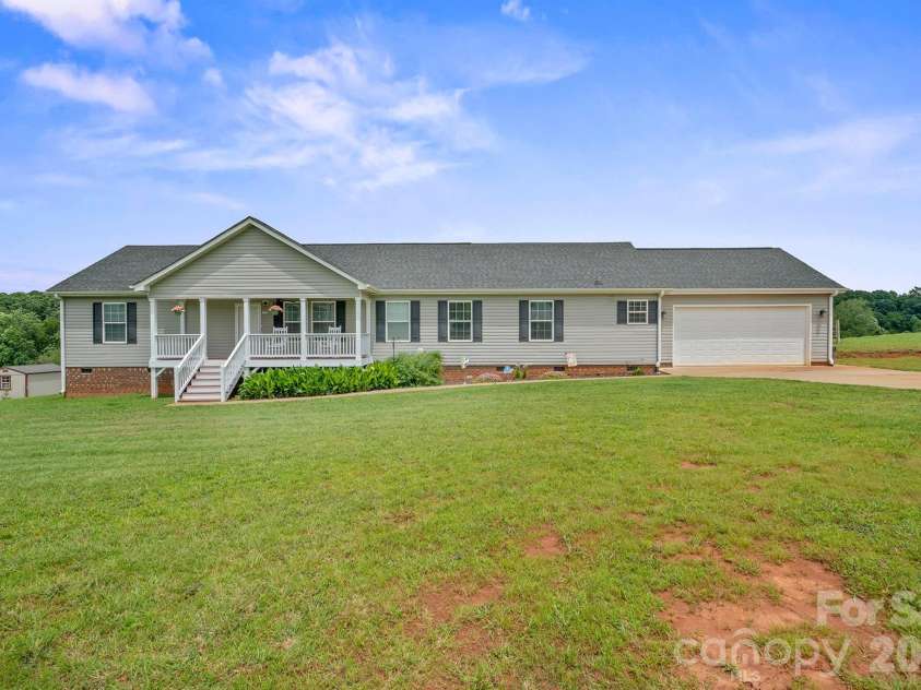 308 Laurel Ridge Drive, Lincolnton, NC 28092.  MLS# CAR4375316, YatesRealty ID 20765. 