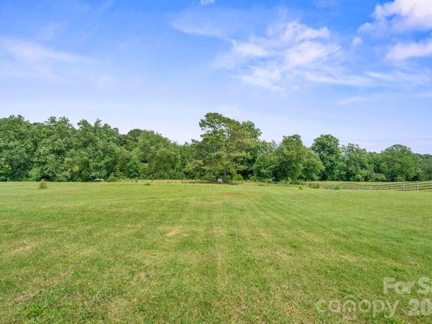 308 Laurel Ridge Drive, Lincolnton, NC 28092.  MLS# CAR4375316, YatesRealty ID 20765. 
