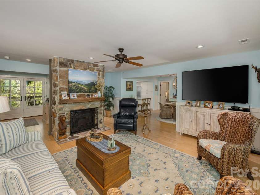 139 Panther Gap Road, Brevard, NC 28712.  MLS# CAR4373521, YatesRealty ID 20767. 