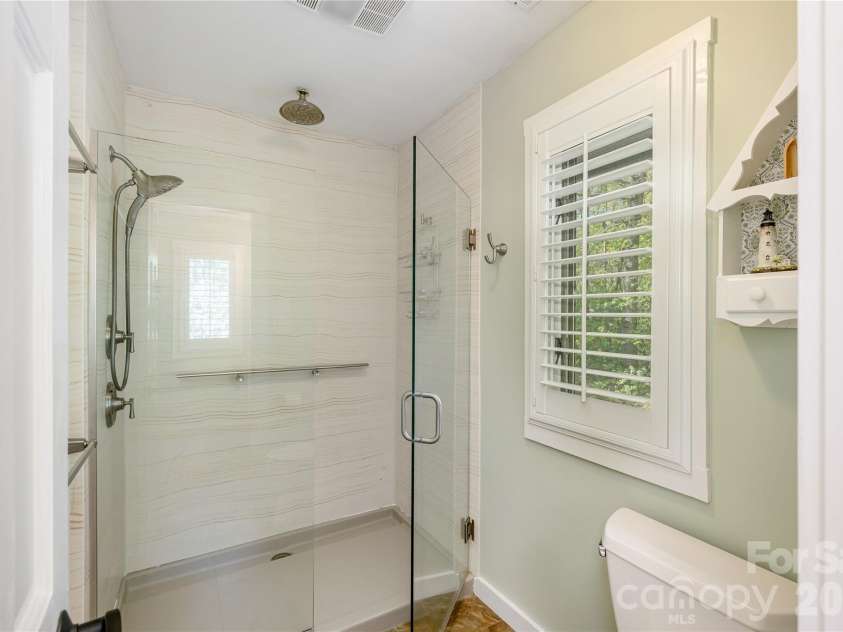 139 Panther Gap Road, Brevard, NC 28712.  MLS# CAR4373521, YatesRealty ID 20767. 