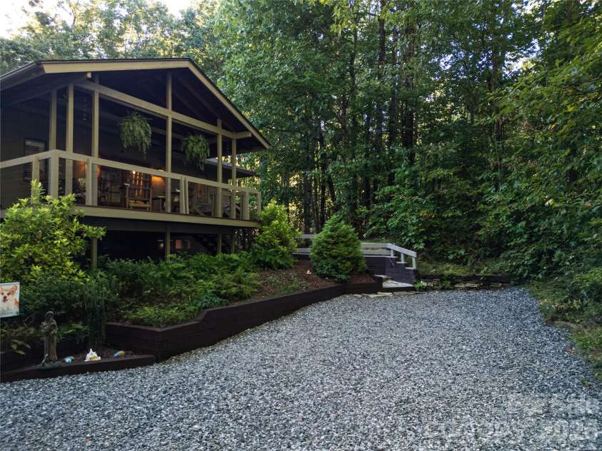 139 Panther Gap Road, Brevard, NC 28712.  MLS# CAR4429065, YatesRealty ID 20767. 