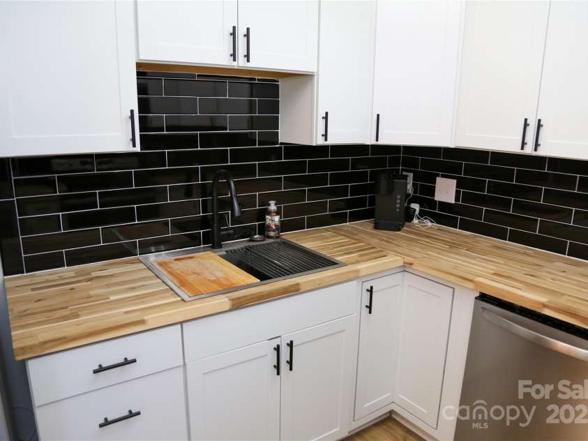 149-E Glenwood Drive, Rock Hill, SC 29732.  MLS# CAR4251208, YatesRealty ID 20767. 