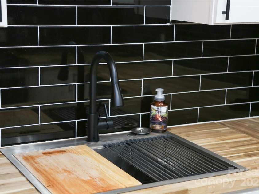 149-E Glenwood Drive, Rock Hill, SC 29732.  MLS# CAR4251208, YatesRealty ID 20767. 