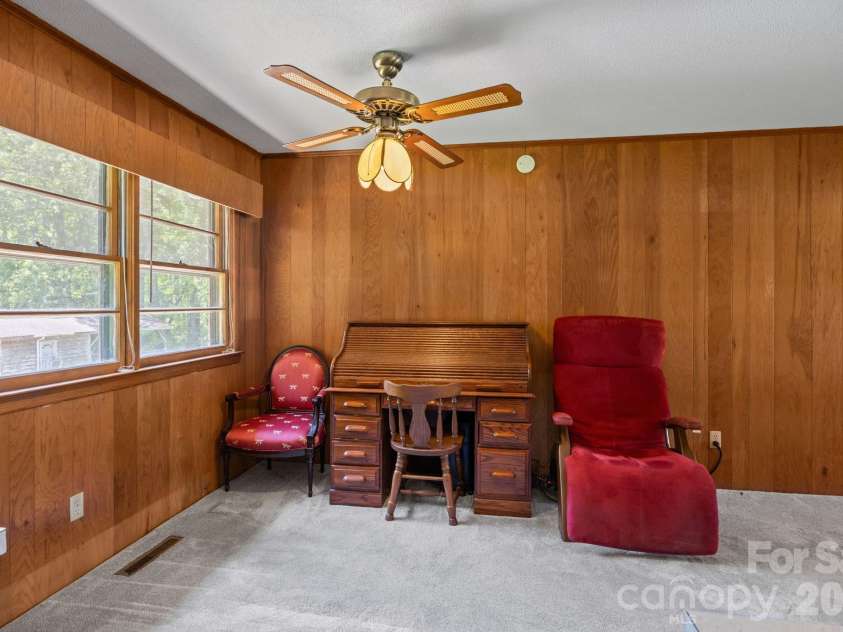 4000 Mount Pleasant Road, Sherrills Ford, NC 28673.  MLS# CAR4372224, YatesRealty ID 20769. 