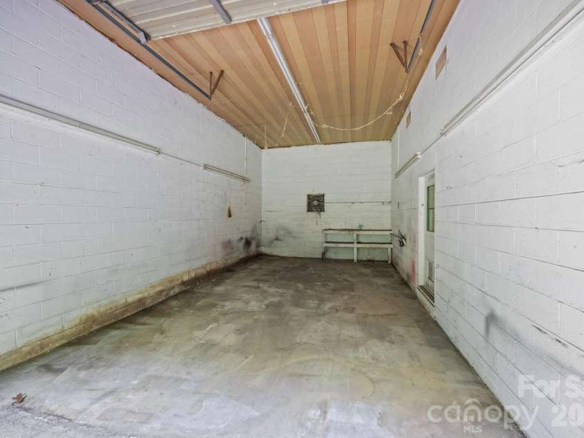 4000 Mount Pleasant Road, Sherrills Ford, NC 28673.  MLS# CAR4372224, YatesRealty ID 20769. 