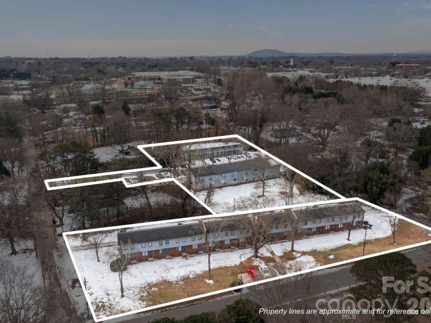 386 17th Avenue, Hickory, NC 28601.  MLS# CAR4346637, YatesRealty ID 2077. 