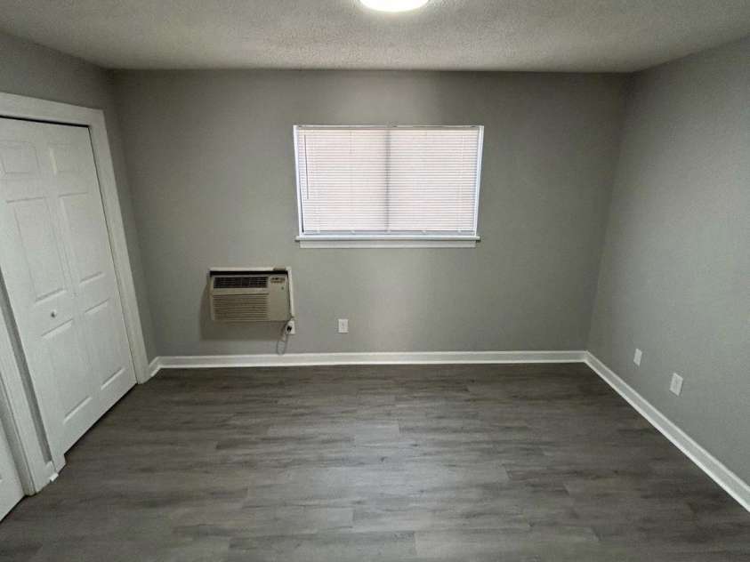 386 17th Avenue, Hickory, NC 28601.  MLS# CAR4346637, YatesRealty ID 2077. 