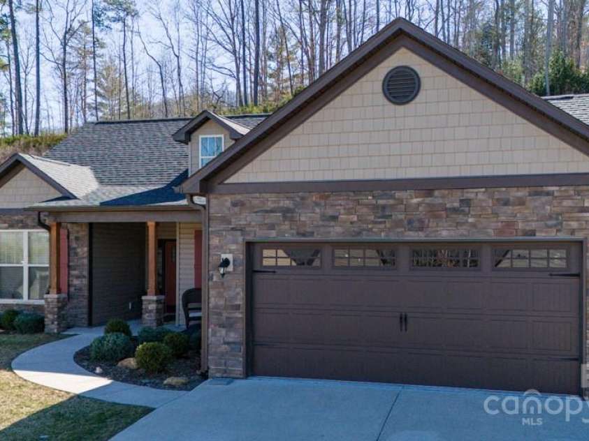 153 Water Leaf Drive, Weaverville, NC 28787.  MLS# CAR4260555, YatesRealty ID 20771. 400 Sq. Ft. Garage