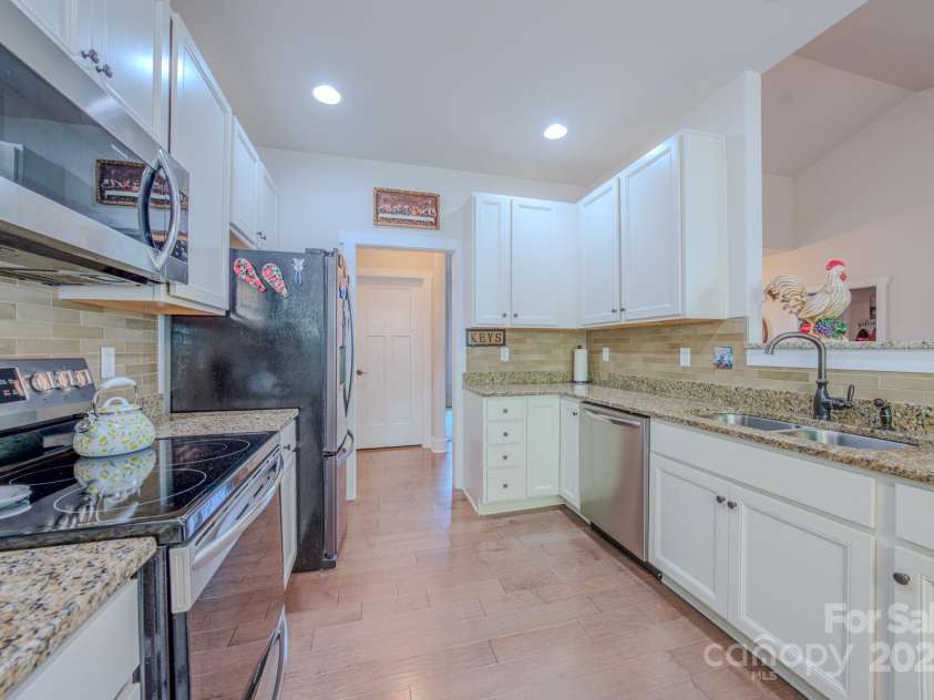 153 Water Leaf Drive, Weaverville, NC 28787.  MLS# CAR4260555, YatesRealty ID 20771. Immaculate Kitchen