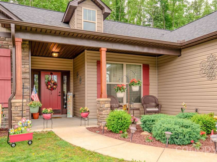 153 Water Leaf Drive, Weaverville, NC 28787.  MLS# CAR4260555, YatesRealty ID 20771. Welcome to 153 Water Leaf Drive