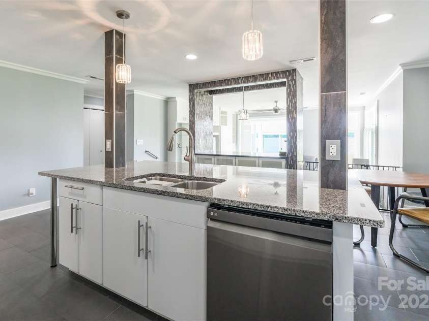 502 Lake Club Drive, Rock Hill, SC 29732.  MLS# CAR4266087, YatesRealty ID 20773. 