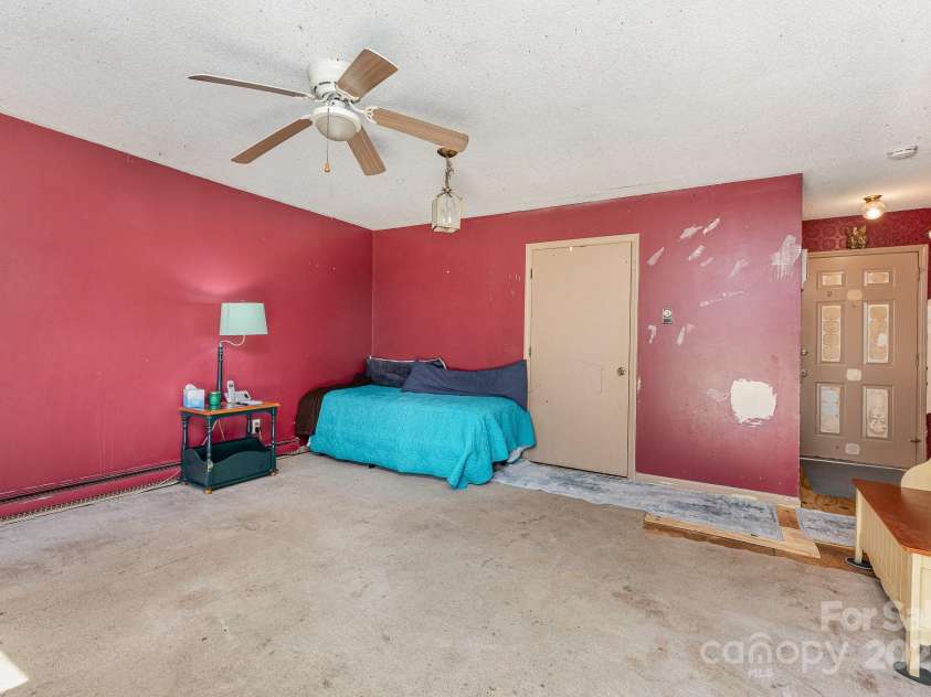 142 Idlebrook Road, Statesville, NC 28677.  MLS# CAR4262665, YatesRealty ID 20774. 