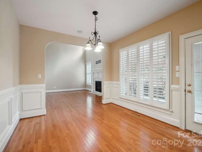 100 Woodwinds Drive, Mount Holly, NC 28120.  MLS# CAR4261214, YatesRealty ID 20775. Breakfast Area