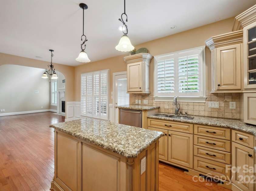 100 Woodwinds Drive, Mount Holly, NC 28120.  MLS# CAR4261214, YatesRealty ID 20775. Kitchen
