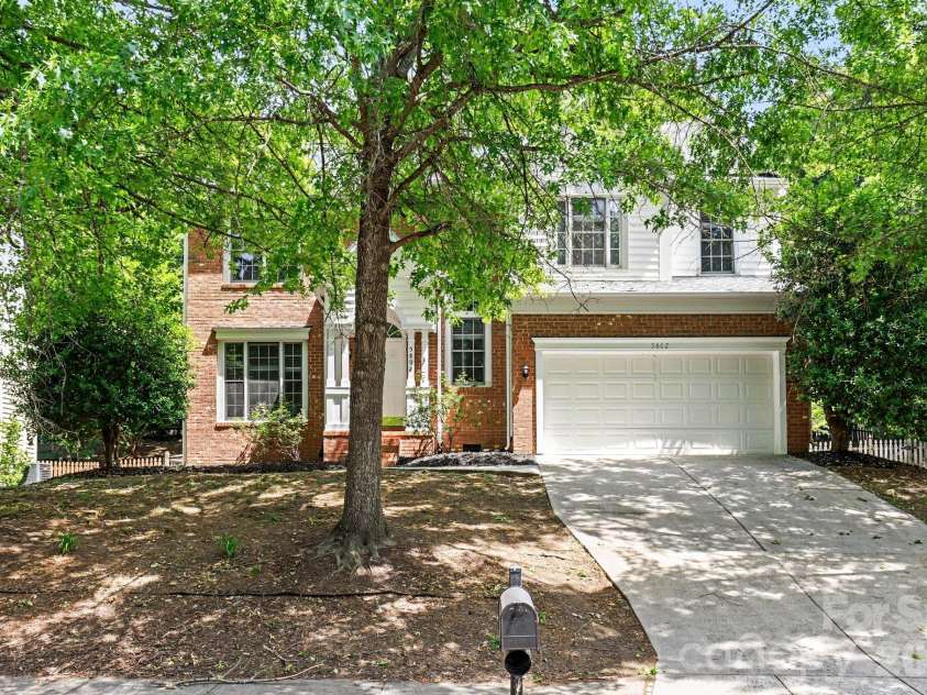 5802 Swanston Drive, Charlotte, NC 28269.  MLS# CAR4378873, YatesRealty ID 20777. 