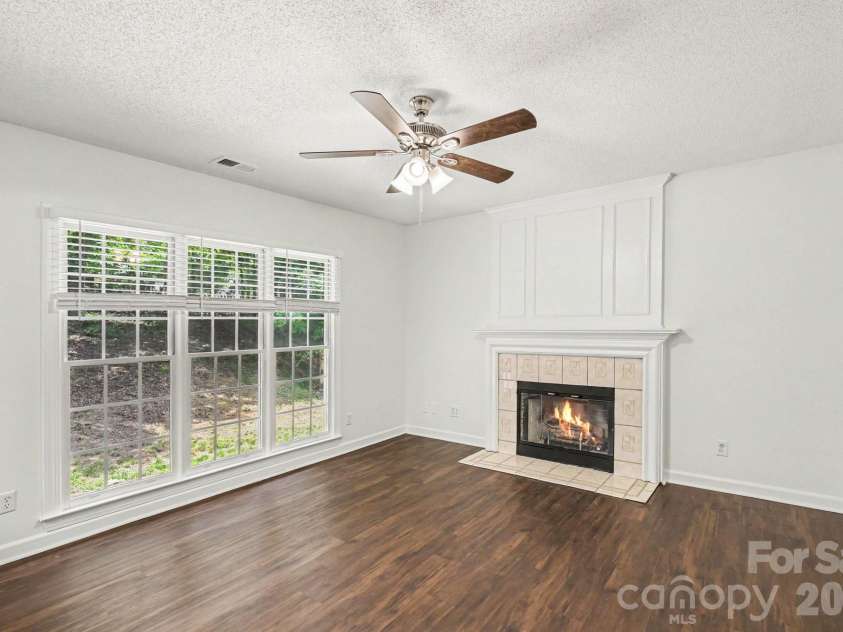 5802 Swanston Drive, Charlotte, NC 28269.  MLS# CAR4378873, YatesRealty ID 20777. 