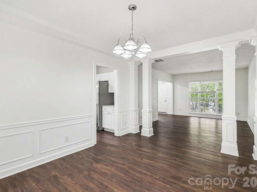 5802 Swanston Drive, Charlotte, NC 28269.  MLS# CAR4378873, YatesRealty ID 20777. 