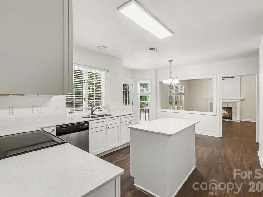 5802 Swanston Drive, Charlotte, NC 28269.  MLS# CAR4378873, YatesRealty ID 20777. 