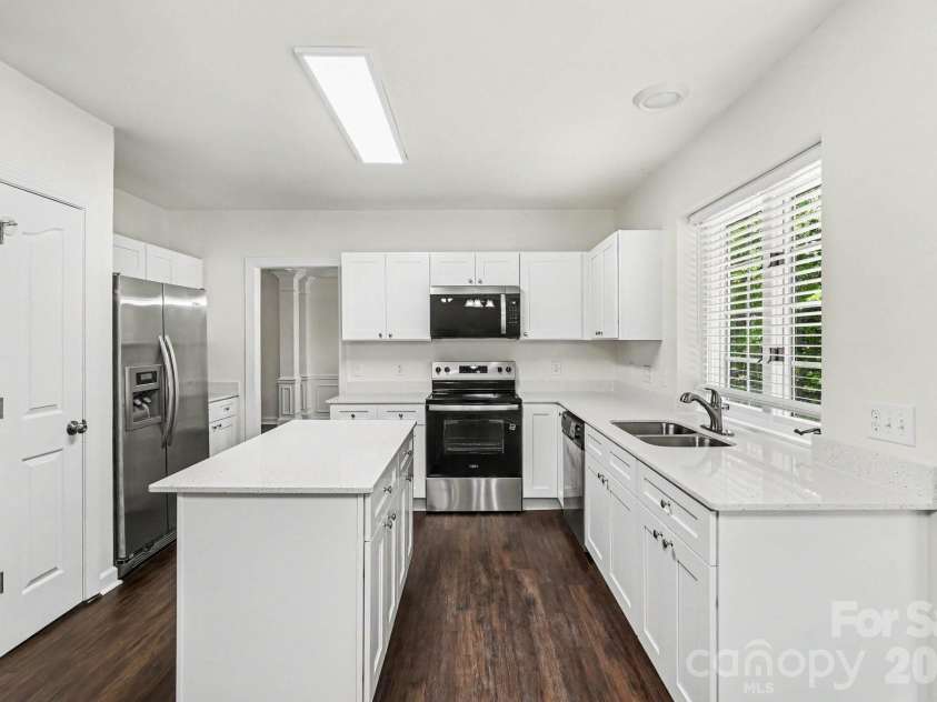 5802 Swanston Drive, Charlotte, NC 28269.  MLS# CAR4378873, YatesRealty ID 20777. 