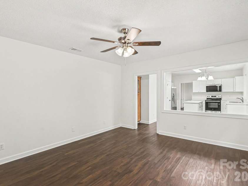 5802 Swanston Drive, Charlotte, NC 28269.  MLS# CAR4378873, YatesRealty ID 20777. 