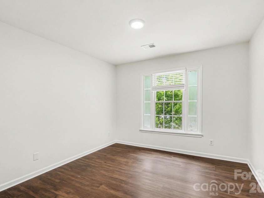 5802 Swanston Drive, Charlotte, NC 28269.  MLS# CAR4378873, YatesRealty ID 20777. 