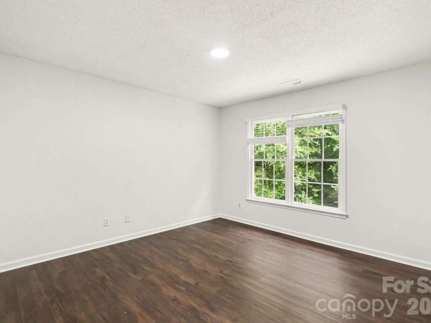 5802 Swanston Drive, Charlotte, NC 28269.  MLS# CAR4378873, YatesRealty ID 20777. 