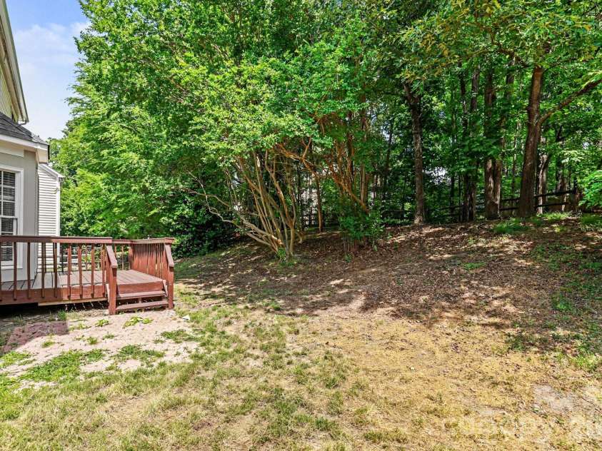 5802 Swanston Drive, Charlotte, NC 28269.  MLS# CAR4378873, YatesRealty ID 20777. 