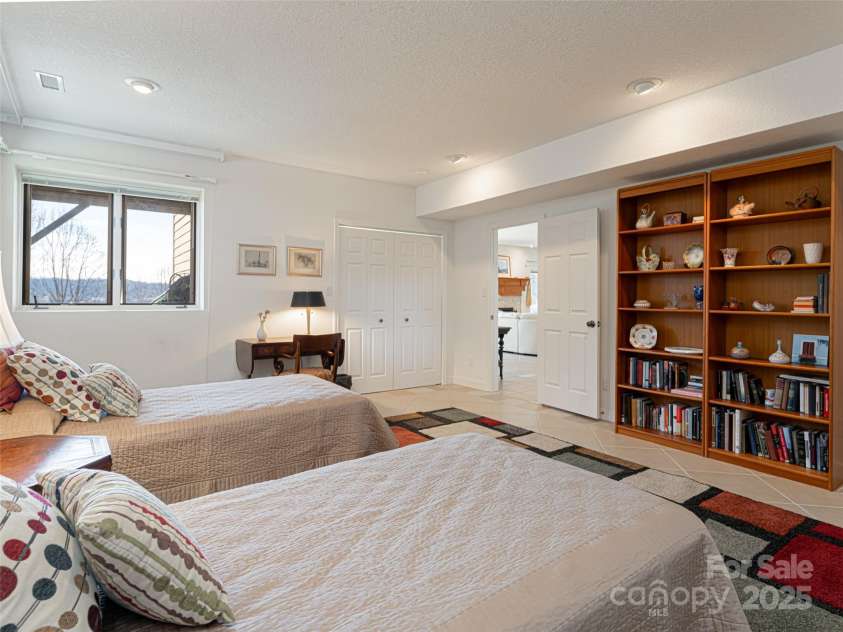 142 Twin Courts Drive, Weaverville, NC 28787.  MLS# CAR4222698, YatesRealty ID 20779. Room for guests