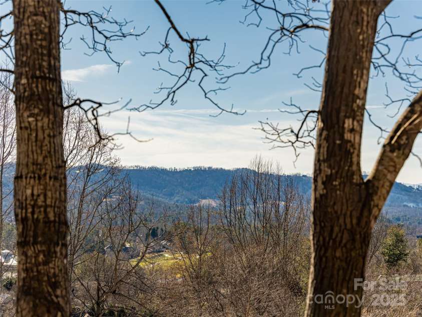 142 Twin Courts Drive, Weaverville, NC 28787.  MLS# CAR4222698, YatesRealty ID 20779. Views